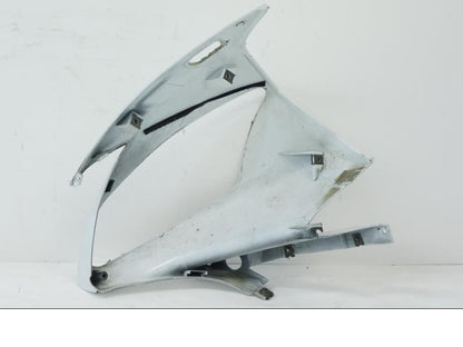 Snett nerifrån på Toppkåpa från en Yamaha YZF R6 -2006 motorcykel.