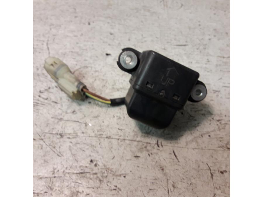 Framsidan på Tilt Sensor från en Suzuki VZ 1600 -2005 motorcykel.