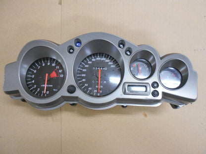 Framsidan på Instrumentpanel från en Kawasaki ZZR 1200 -2002 motorcykel.