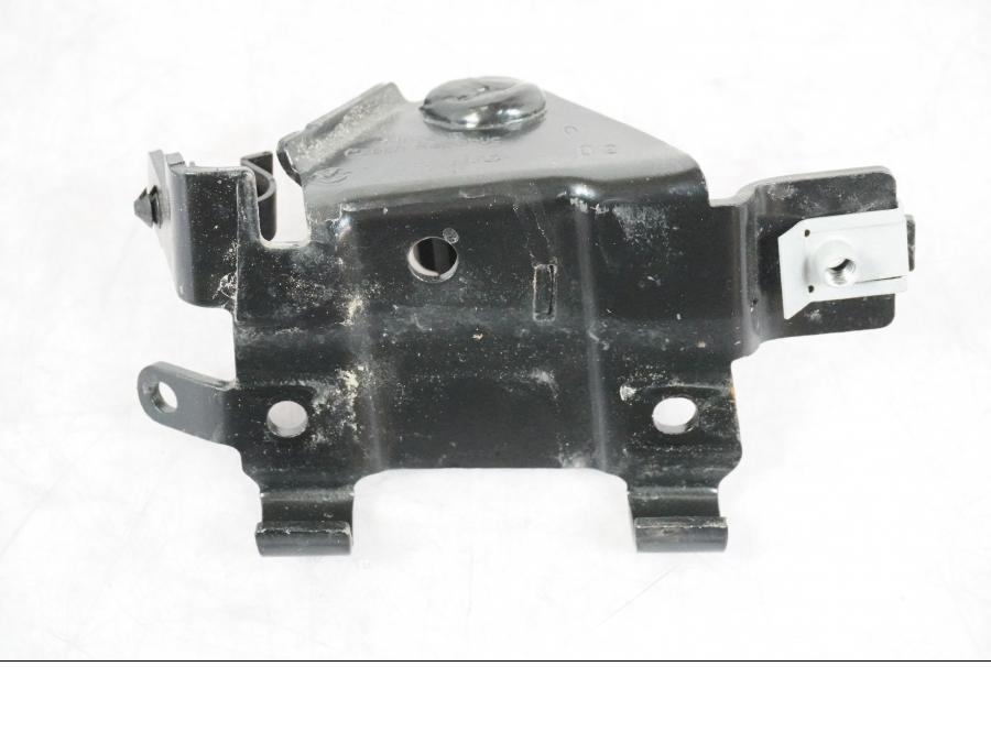 Vänster sida på Bensintankfäste från en BMW R 1250 GSA -2021 motorcykel.