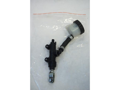 Baksidan på Bromshuvudcylinder från en Kawasaki VN 900 -2006 motorcykel.