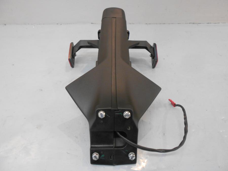 Höger sida på Skylthållare från en Kawasaki Z 900 -2018 motorcykel.