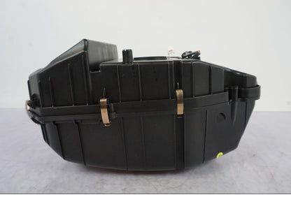 Baksidan på Luftburk från en KTM 1290 Super Duke R -2023 motorcykel.