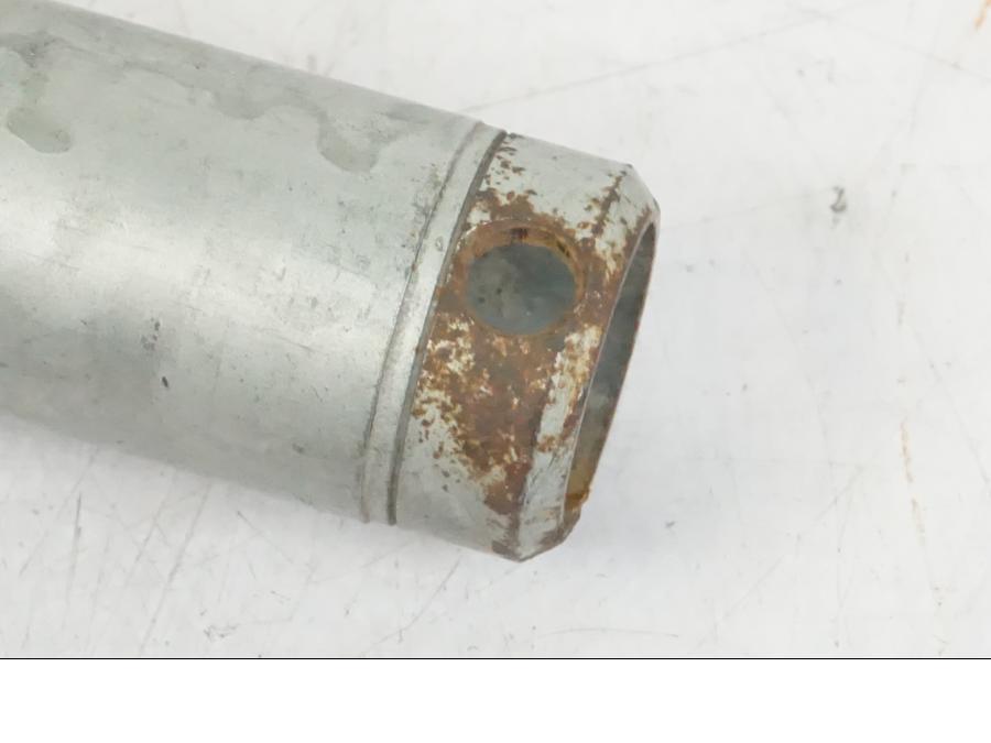 Vänster sida på Axel från en Honda CBR 1100 XX -1999 motorcykel.