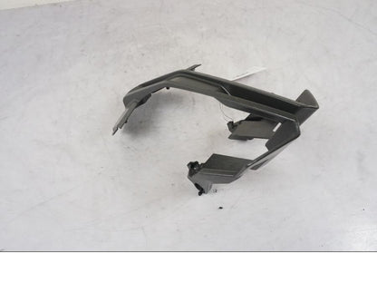 Baksidan på Strålkastarfäste från en KTM 790 Duke -2018 motorcykel.