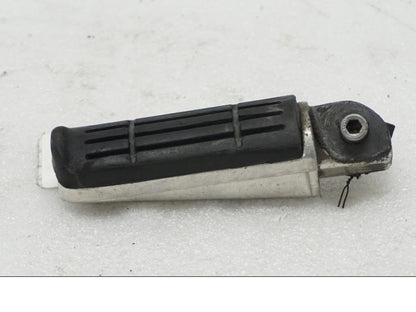 Framsidan på Fotpinne från en Yamaha TDM 900 -2002 motorcykel.