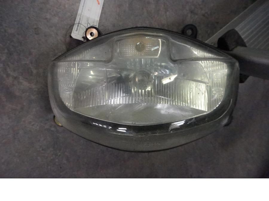 Vänster sida på Strålkastare från en Ducati 75 Sport -2001 motorcykel.