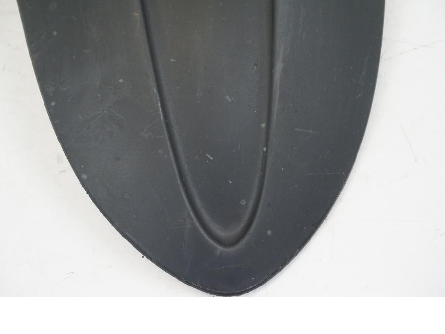 Snett uppifrån på Svingskärm från en Ducati Hyperstrada -2013 motorcykel.