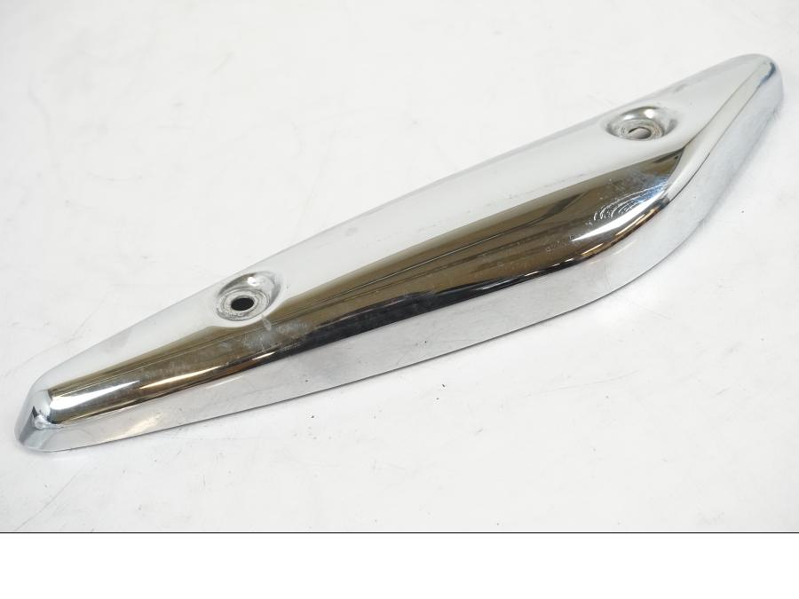 Snett uppifrån på Bakskärmskromstag från en Suzuki VZR 1800 -2009 motorcykel.