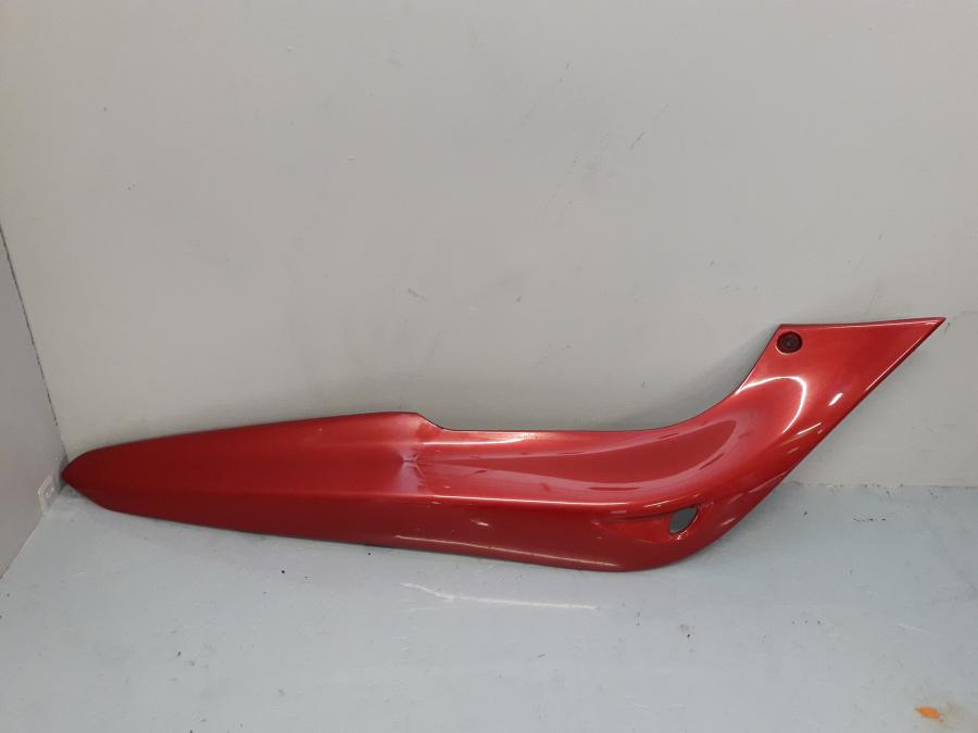 Framsidan på Sidopanel från en BMW R 1150 R -2004 motorcykel.