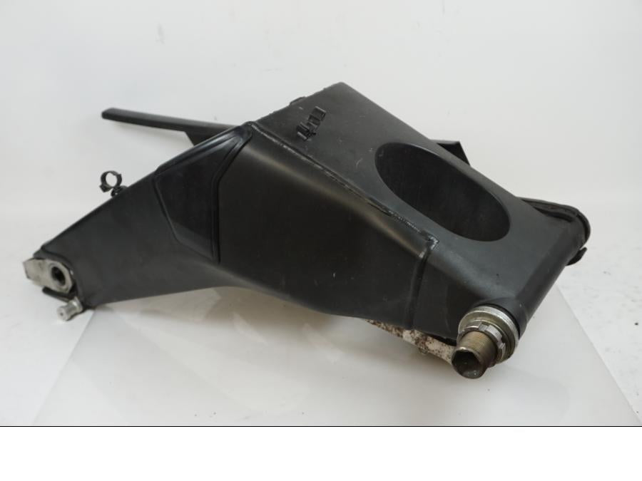 Baksidan på Sving från en Yamaha YZF R6 -2009 motorcykel.