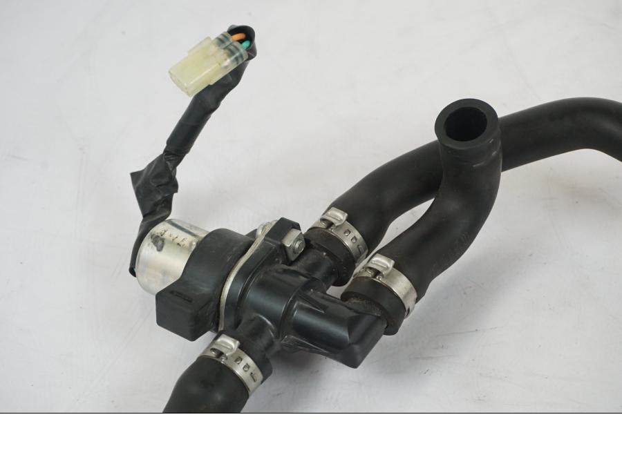 Baksidan på Second Air från en KTM 1290 Super Duke R -2018 motorcykel.