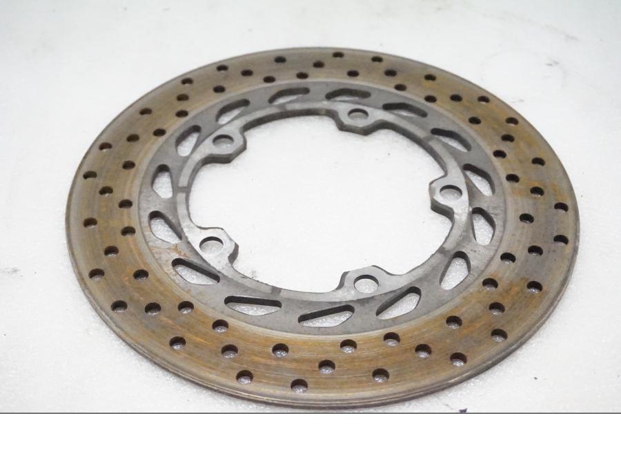 Framsidan på Bromsskiva från en Yamaha FZ1-S -2006 motorcykel.