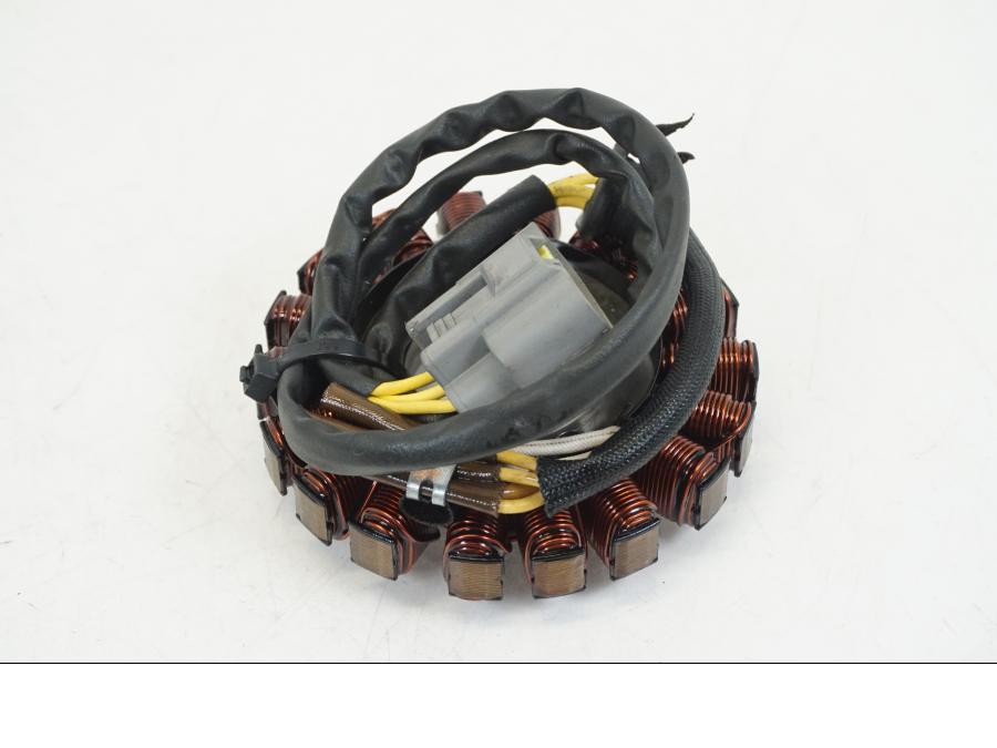 Framsidan på Generator från en Ducati Streetfighter V4 -2020 motorcykel.