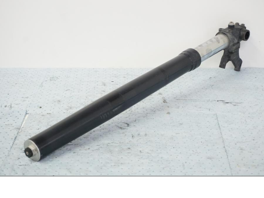 Framsidan på Gaffelben från en KTM 690 Duke -2008 motorcykel.