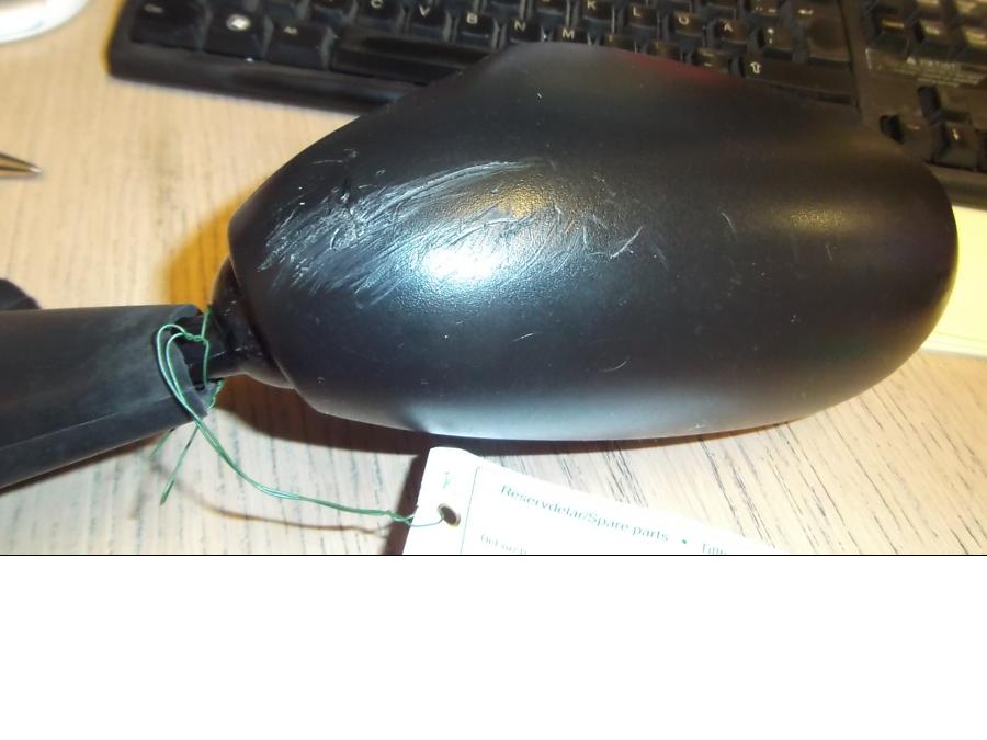 Baksidan på Backspegel från en Yamaha FZ-S 600 -1998 motorcykel.