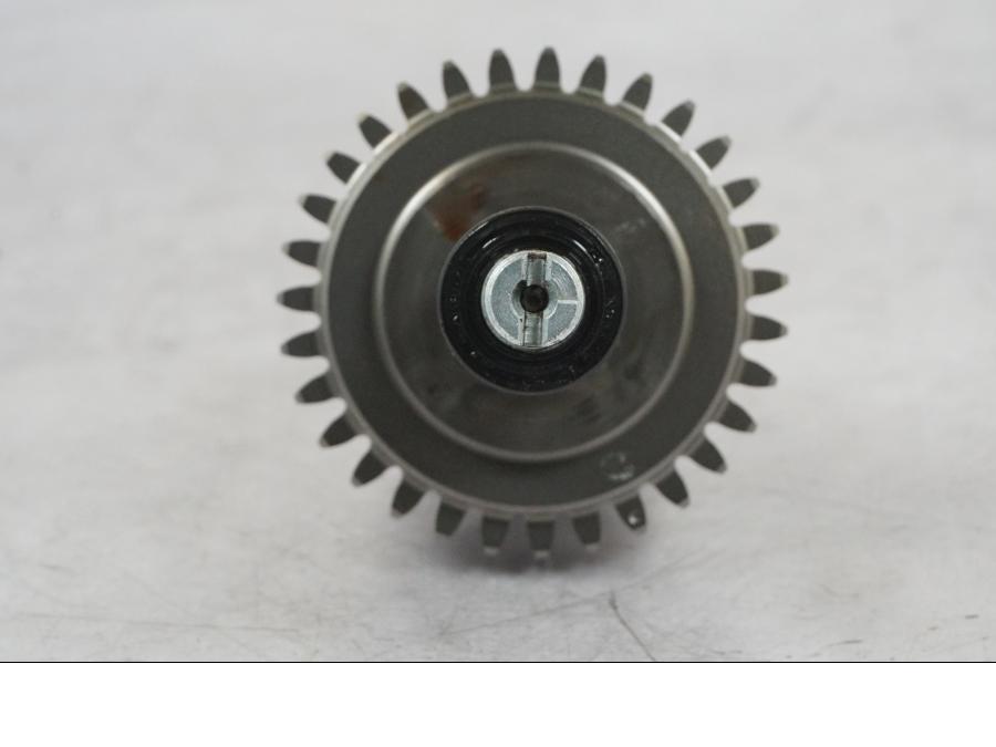 Vänster sida på Balansaxel från en Kawasaki Z 900 -2019 motorcykel.