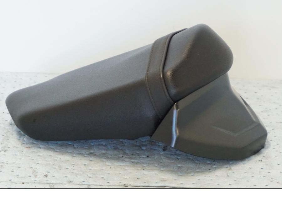 Framsidan på Sadel från en Suzuki GSX 1300 BK -2008 motorcykel.