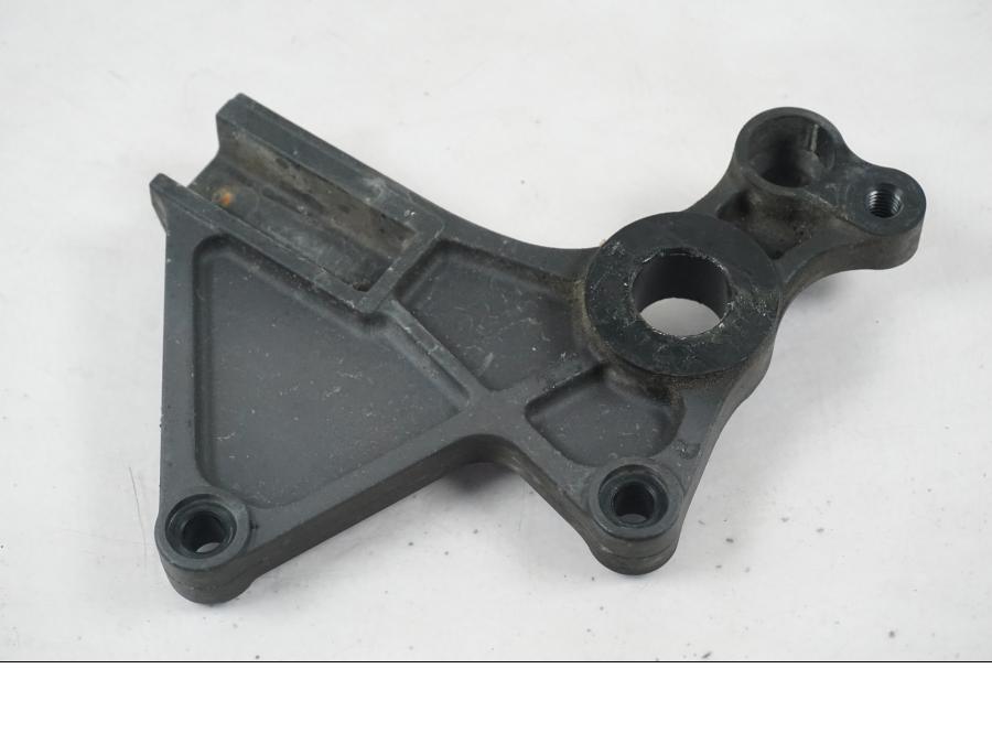 Framsidan på Bromsoksfäste från en Kawasaki ER-6N ABS -2010 motorcykel.