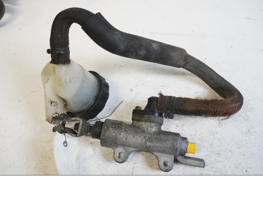 Framsidan på Bromshuvudcylinder från en Honda CBR 1100 XX -1998 motorcykel.