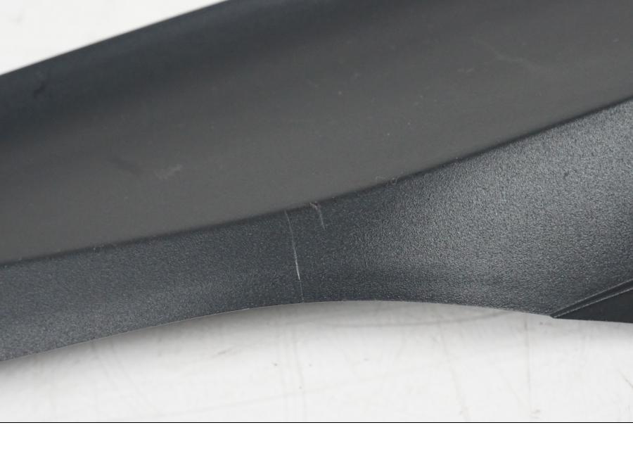 Baksidan på Sidopanel från en Ducati Hyperstrada -2013 motorcykel.