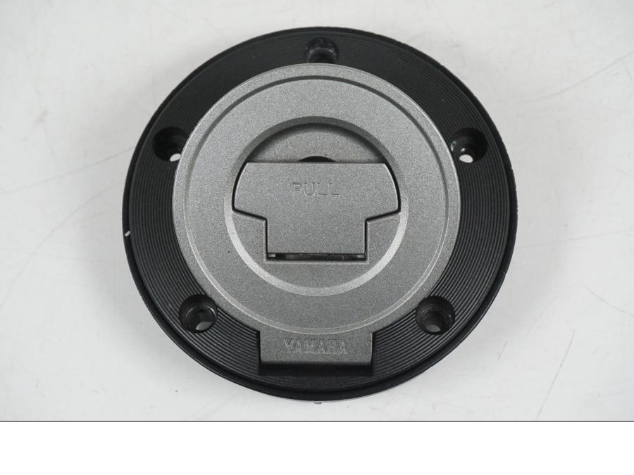 Snett nerifrån på Låssats från en Yamaha MT-09 Tracer -2021 motorcykel.