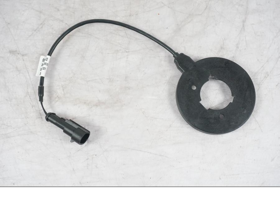 Snett uppifrån på Antenn till tändningslås från en KTM 1290 Super Duke R -2022 motorcykel.