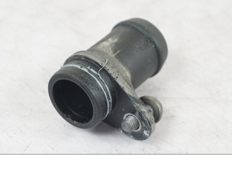 Höger sida på Vattenrör från en BMW R 1200 GSA -2014 motorcykel.