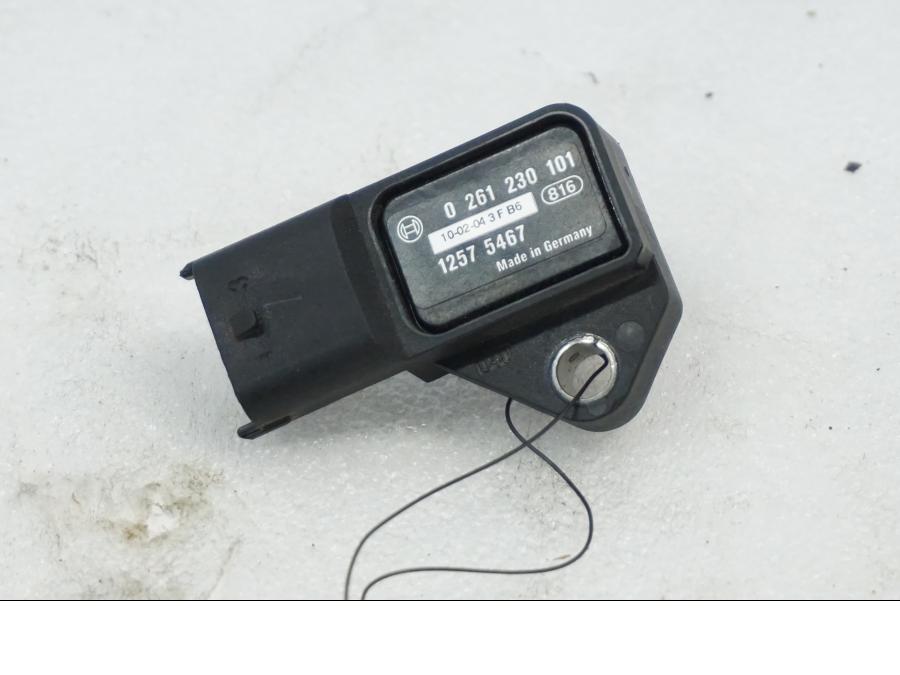 Baksidan på Mapsensor från en Aprilia RSV 1000 -2010 motorcykel.