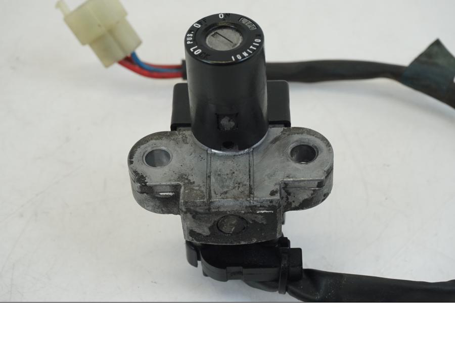 Höger sida på Låssats från en Honda XL 1000 V -1999 motorcykel.