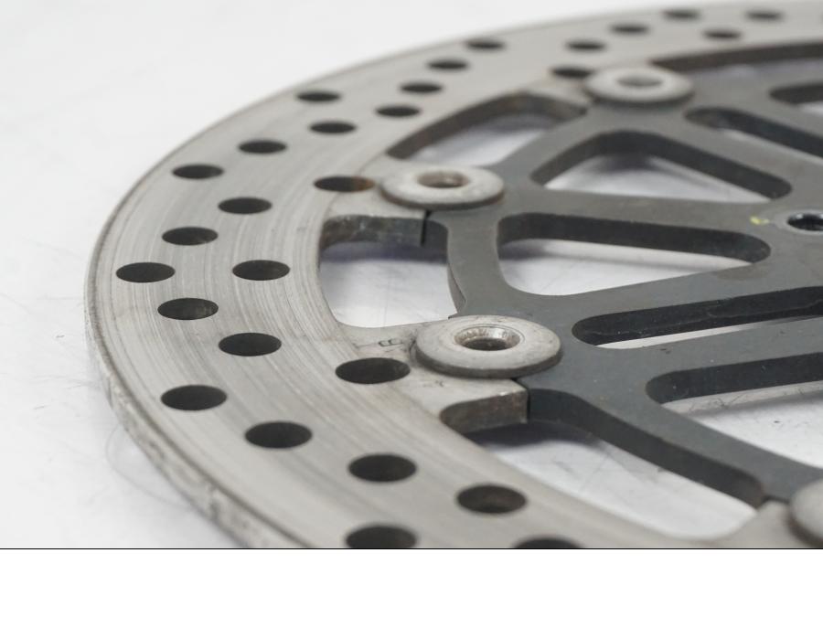 Höger sida på Bromsskiva från en MV Agusta Dragster -2014 motorcykel.