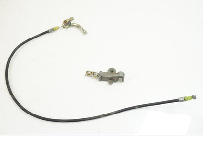 Framsidan på Sadellåsmekanism från en Honda ST 1300 -2002 motorcykel.