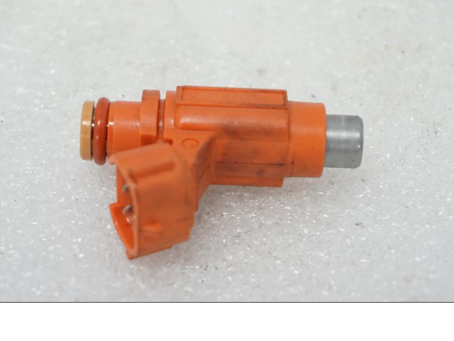 Framsidan på Spridare från en Kawasaki Z 1000 -2011 motorcykel.