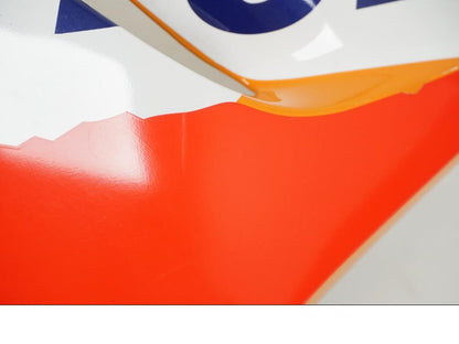 Extrabild1 på Sidkåpa från en Honda CBR 125 R -2006 motorcykel.