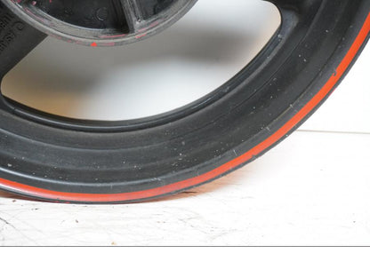 Extrabild3 på Fälg från en Suzuki GSX-R 750 -1995 motorcykel.