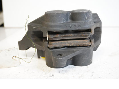 Höger sida på Bromsok från en Yamaha FZ1-SA -2008 motorcykel.