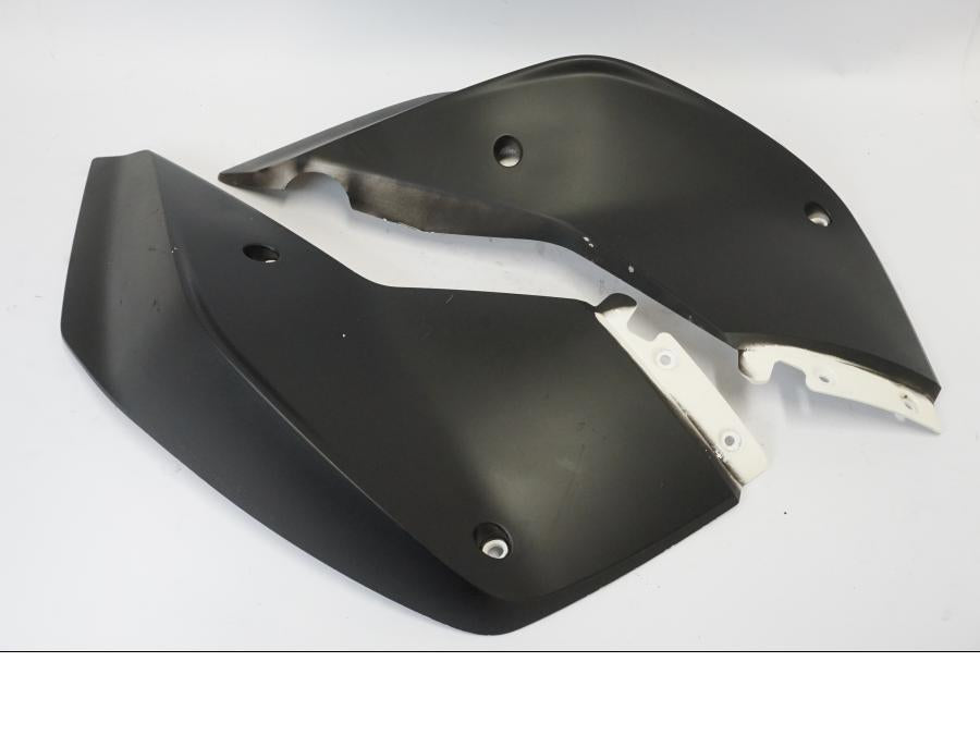 Baksidan på Kåpset från en KTM 690 Duke -2016 motorcykel.