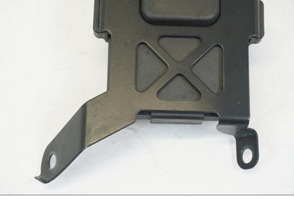 Baksidan på Styrdon från en Yamaha MT-09 Tracer -2021 motorcykel.