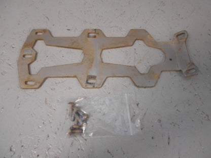 Snett nerifrån på Hasplåt från en BMW R 1200 GS -2013 motorcykel.