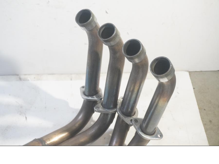 Baksidan på Grenrör från en Honda CBR 600 RR -2004 motorcykel.