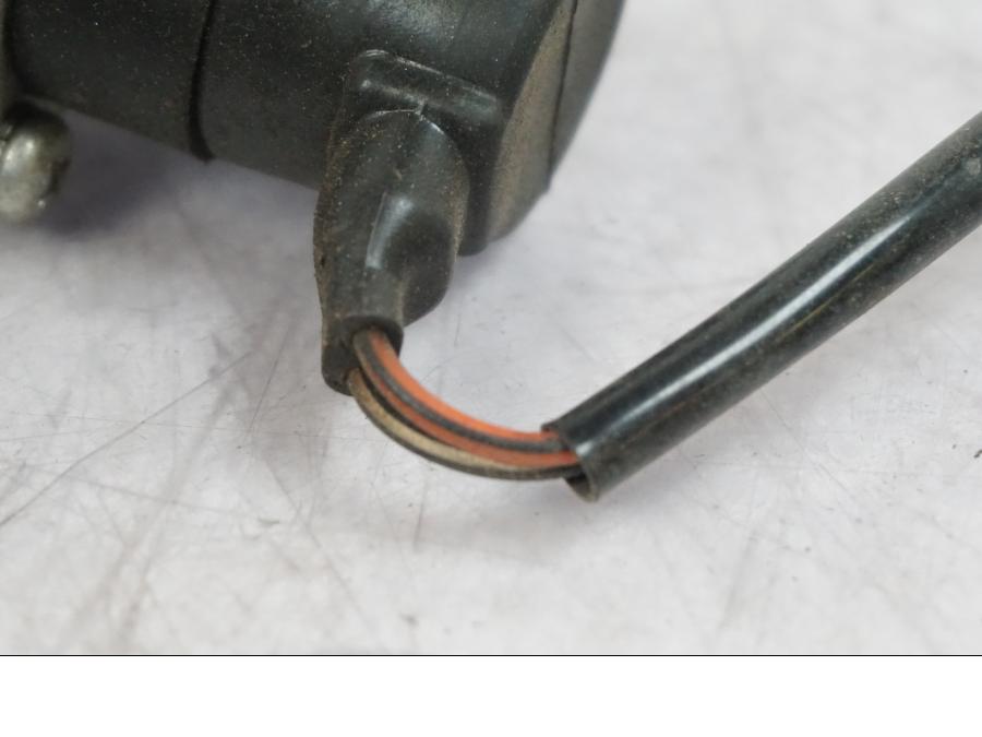 Snett nerifrån på Second Air från en Triumph Tiger -2009 motorcykel.