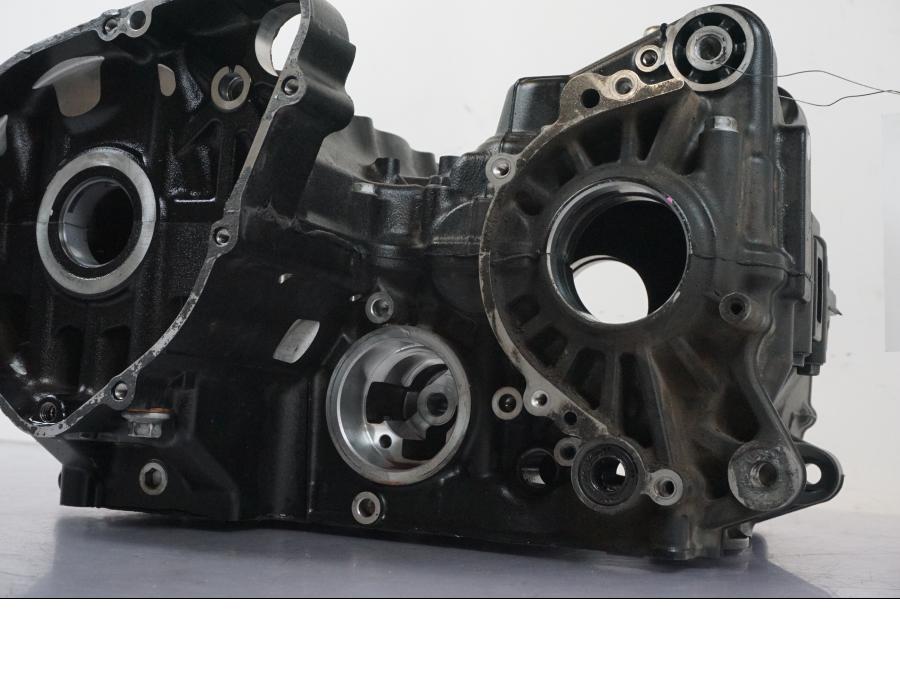 Snett uppifrån på Motorblock från en Kawasaki Z 900 -2019 motorcykel.