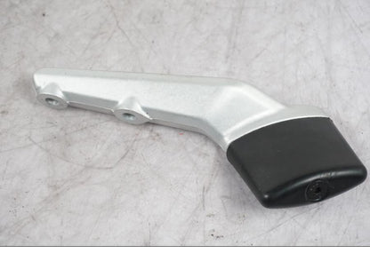 Baksidan på Väskhållare från en Ducati Multistrada V4 -2024 motorcykel.