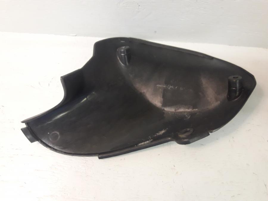 Baksidan på Bensintankskåpa från en Honda CBR 600 -1999 motorcykel.