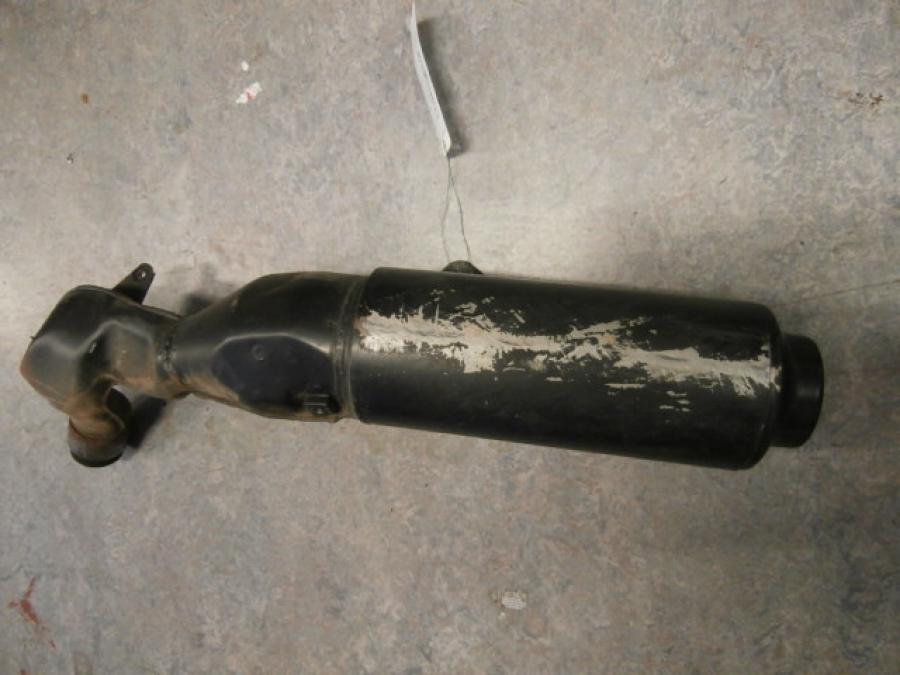 Framsidan på Ljuddämpare från en Honda CBR 1000 F -1993 motorcykel.