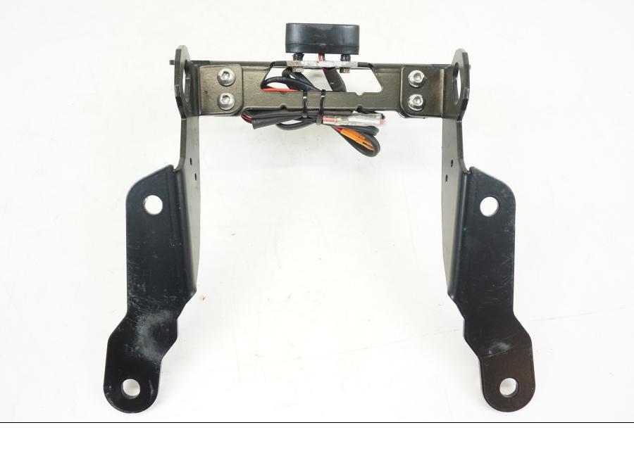 Vänster sida på Skylthållare från en Honda CBR 650 R -2019 motorcykel.