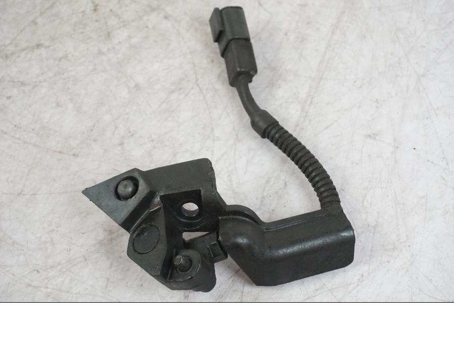 Snett nerifrån på Sidostödsbrytare från en Buell 1125 R -2008 motorcykel.