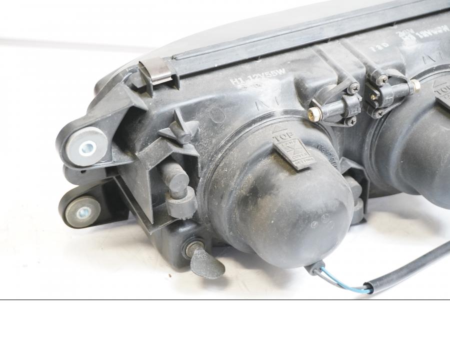 Baksidan på Strålkastare från en Kawasaki ZX-9R -1997 motorcykel.