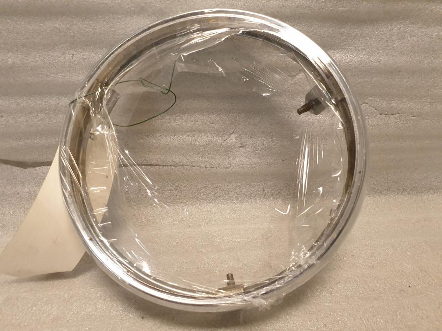 Framsidan på Strålkastarsarg från en Yamaha XV 1100 -1993 motorcykel.