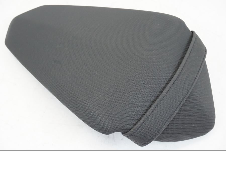 Framsidan på Sadel från en Kawasaki NINJA 400 -2020 motorcykel.